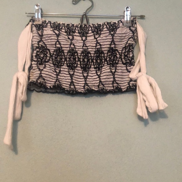 Two piece set - Picture 2 of 4